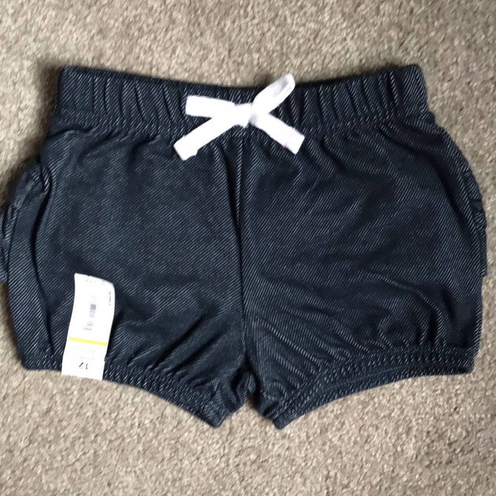 NWT Ruffle Shorts - Picture 2 of 2